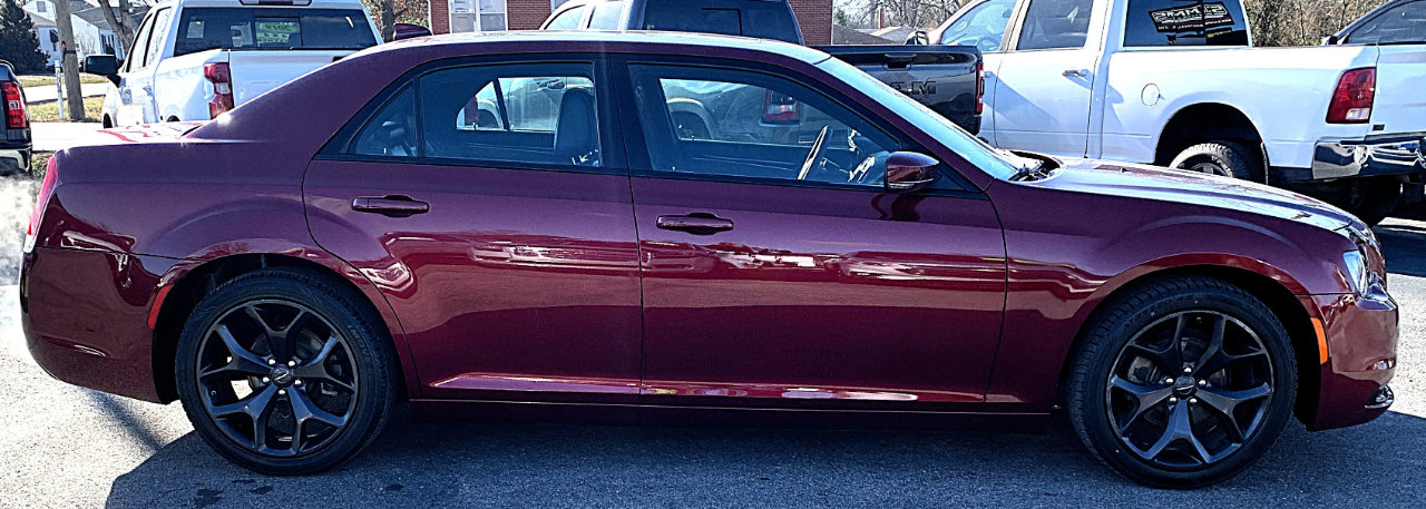 Used 2023 Chrysler 300 S image 5