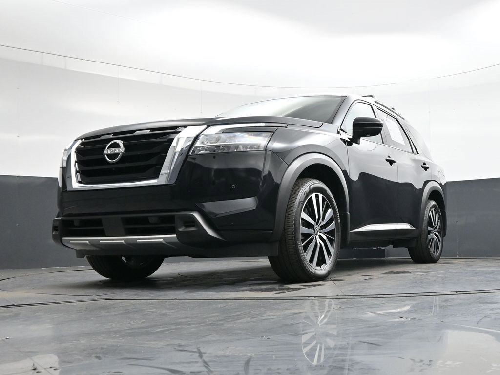 Used 2024 Nissan Pathfinder Platinum w/ Cargo Package image 46