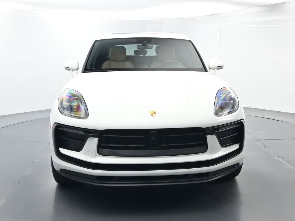 Certified 2023 Porsche Macan AWD/4WD image 18