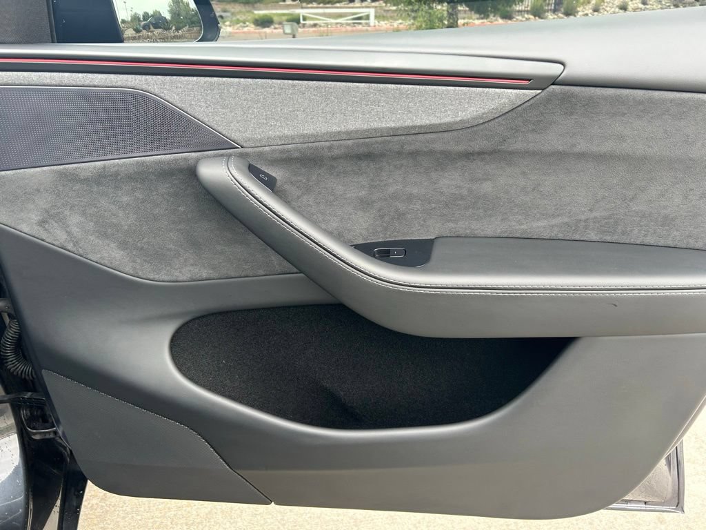Used 2026 Tesla Model Y Long Range AWD/4WD image 26