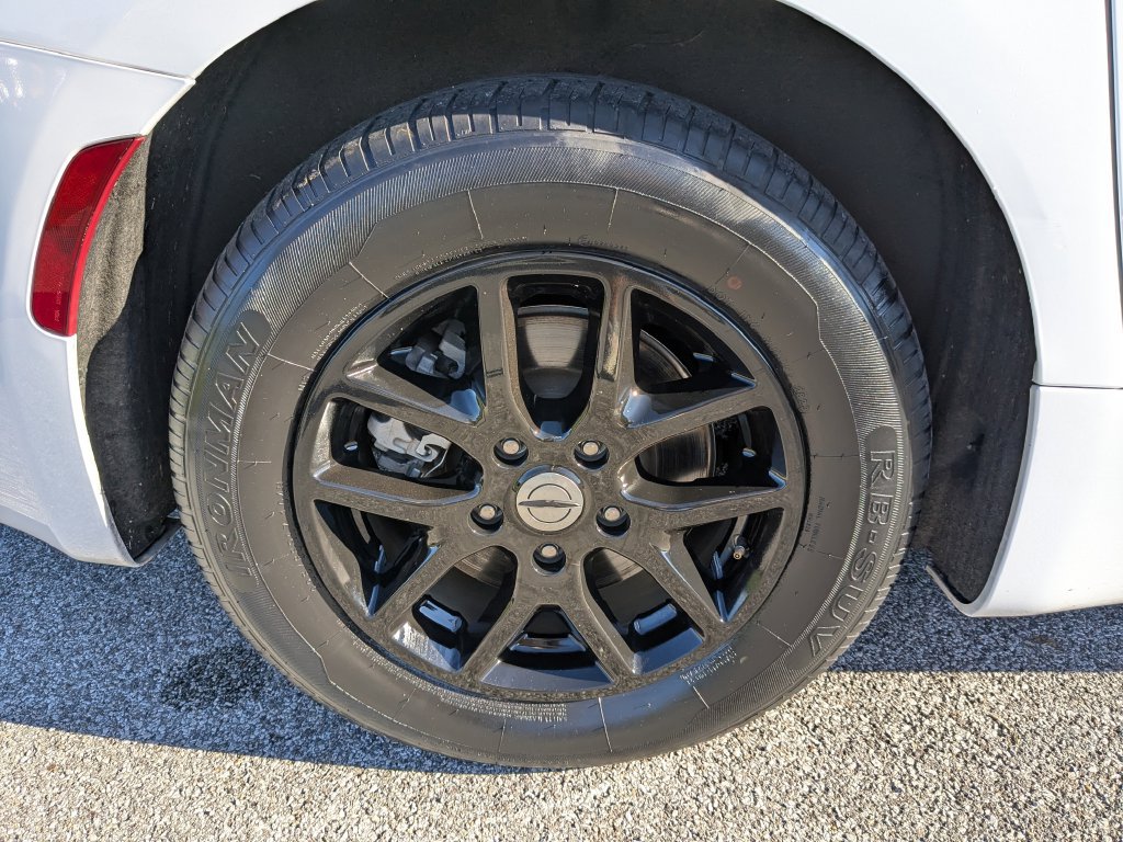 Used 2024 Chrysler Pacifica Touring-L FWD image 18