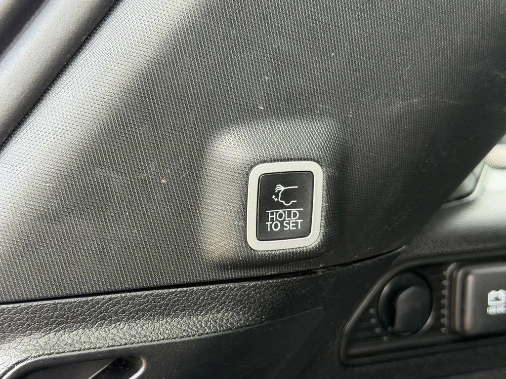 Used 2023 Jeep Grand Cherokee Altitude AWD/4WD image 35
