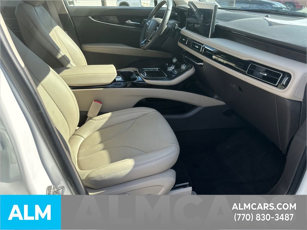 Used 2023 Lincoln Nautilus Reserve image 15