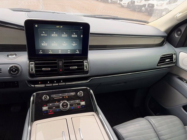 Used 2020 Lincoln Navigator Black Label w/ Cargo Convenience Package AWD/4WD image 17