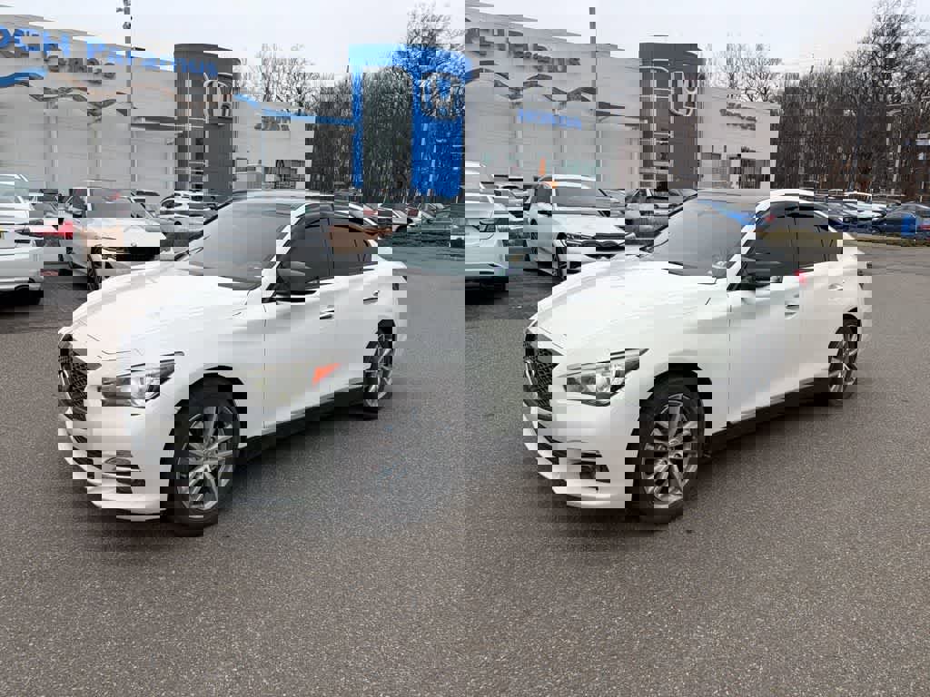 Used 2016 INFINITI Q50 Premium w/ 2.0T Premium Plus Package image 4