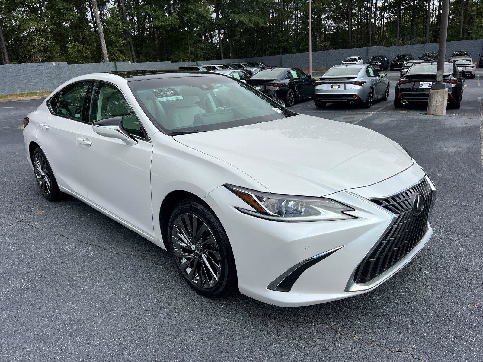 Certified 2024 Lexus ES 350 w/ Technology Package FWD image 3