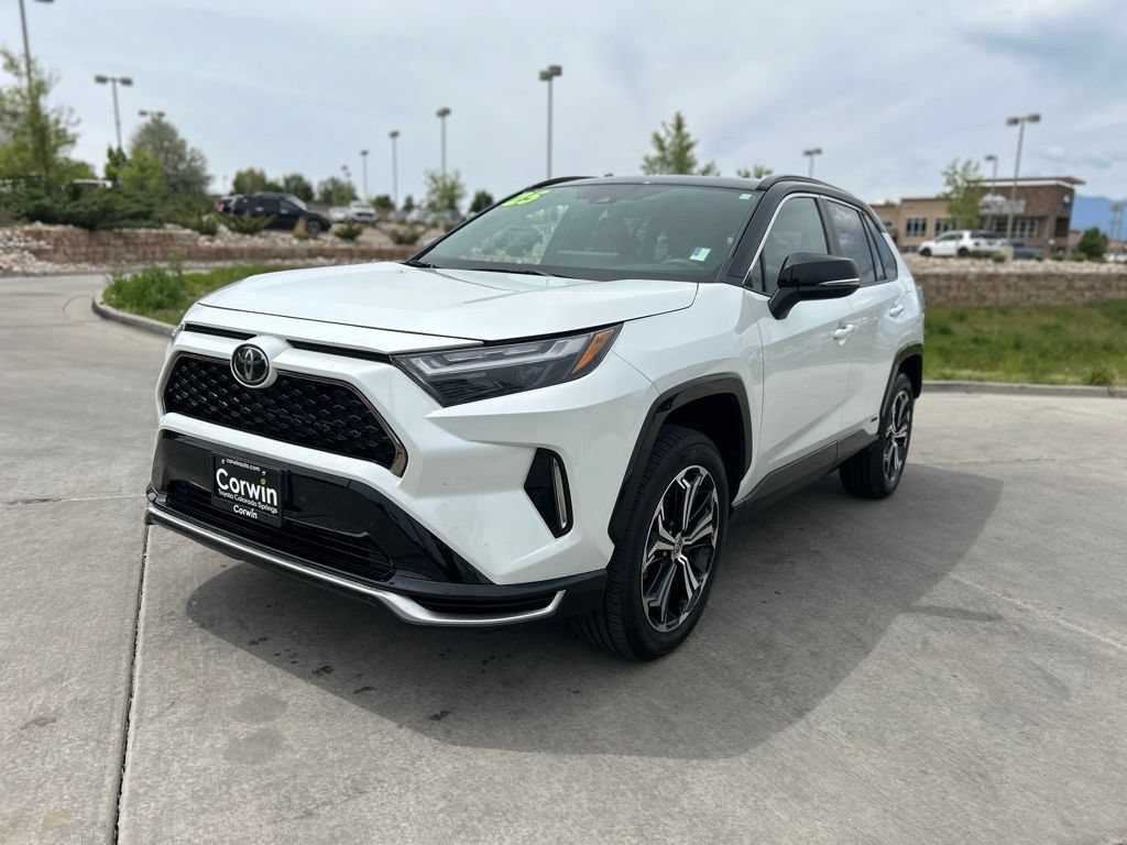 Used 2025 Toyota RAV4 XSE AWD/4WD image 3