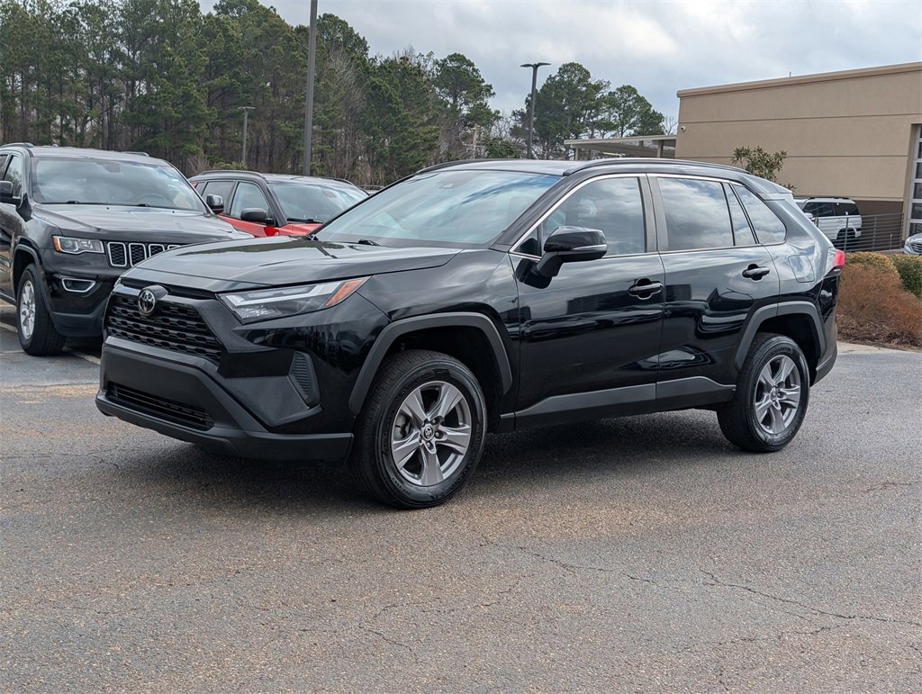 Used 2022 Toyota RAV4 XLE image 9