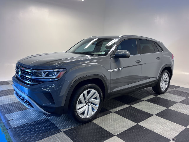 Certified 2022 Volkswagen Atlas Cross Sport SE w/ Panoramic Sunroof Package FWD image 3