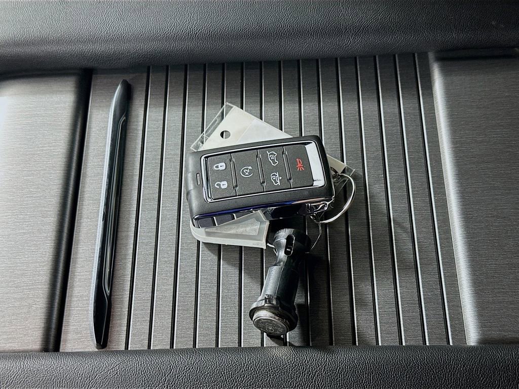 New 2026 Jeep Grand Wagoneer Limited w/ Convenience Group I image 20