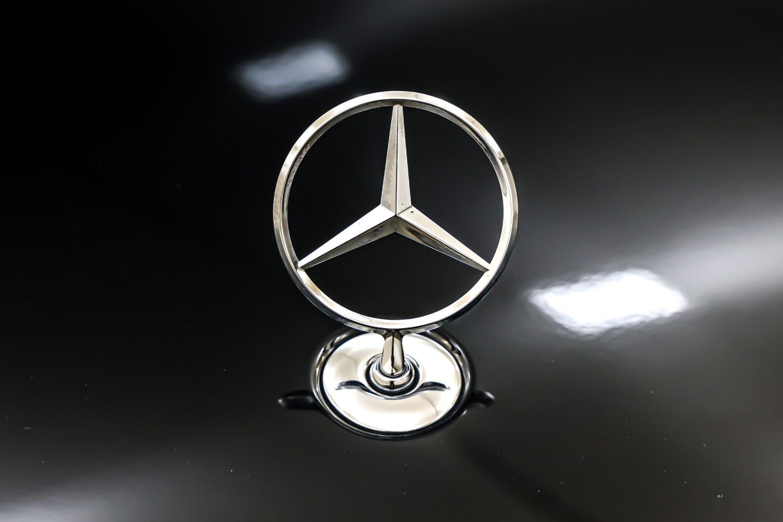 Certified 2025 Mercedes-Benz S 580 4MATIC Sedan image 15