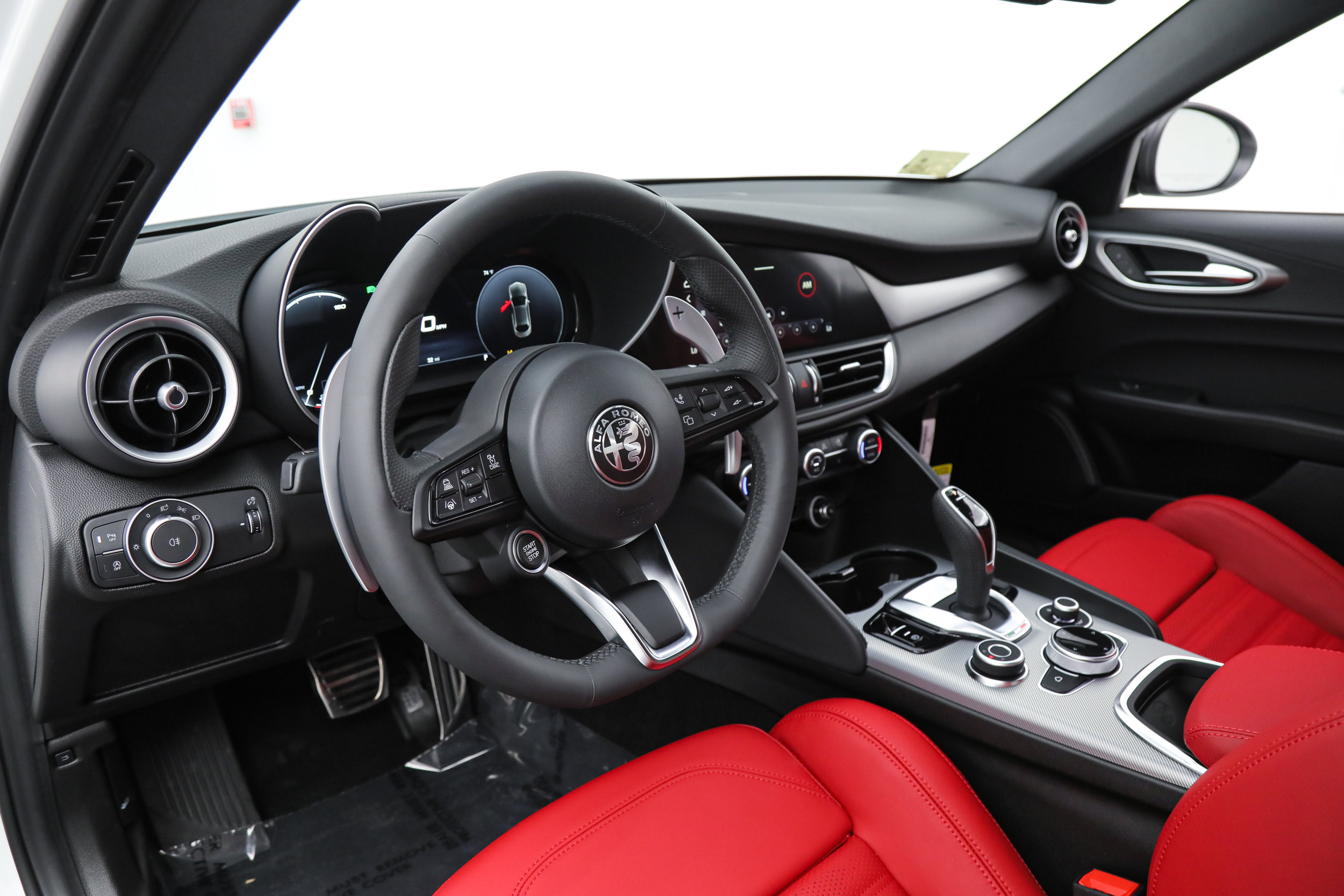 New 2026 Alfa Romeo Giulia w/ Driving Assist Package RWD image 16