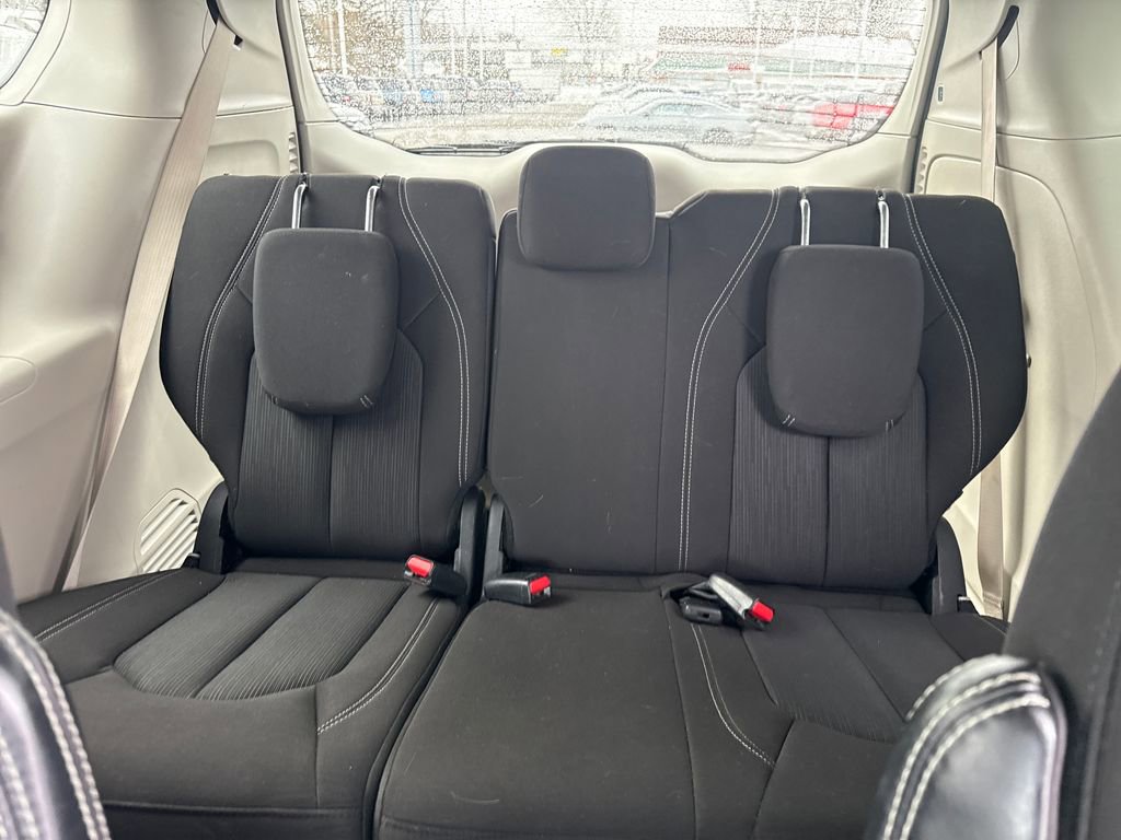 Used 2022 Chrysler Voyager LX FWD image 20