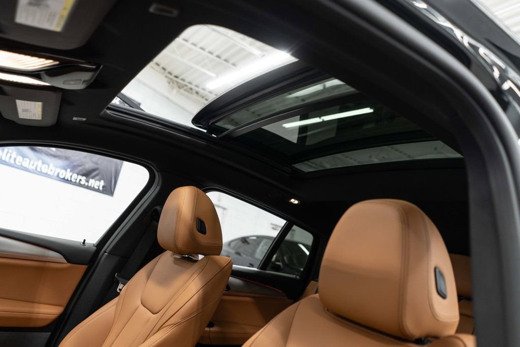 Used 2025 BMW X4 xDrive30i image 11