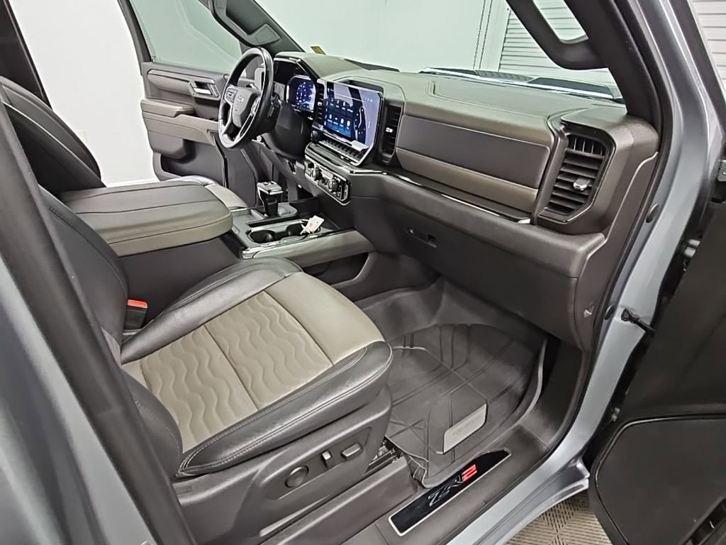 Used 2024 Chevrolet Silverado 1500 ZR2 image 40