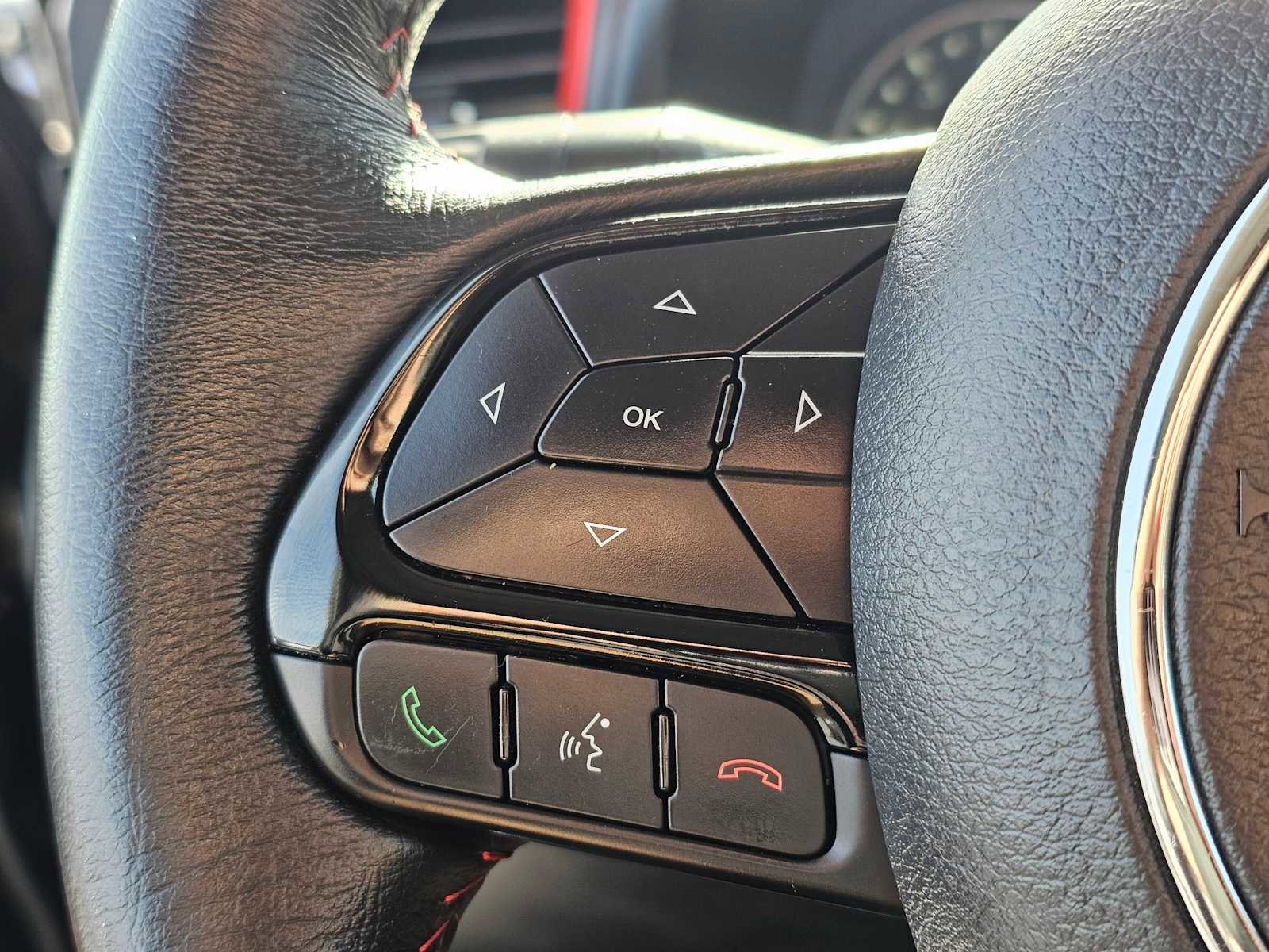 Used 2022 Jeep Renegade Trailhawk AWD/4WD image 28