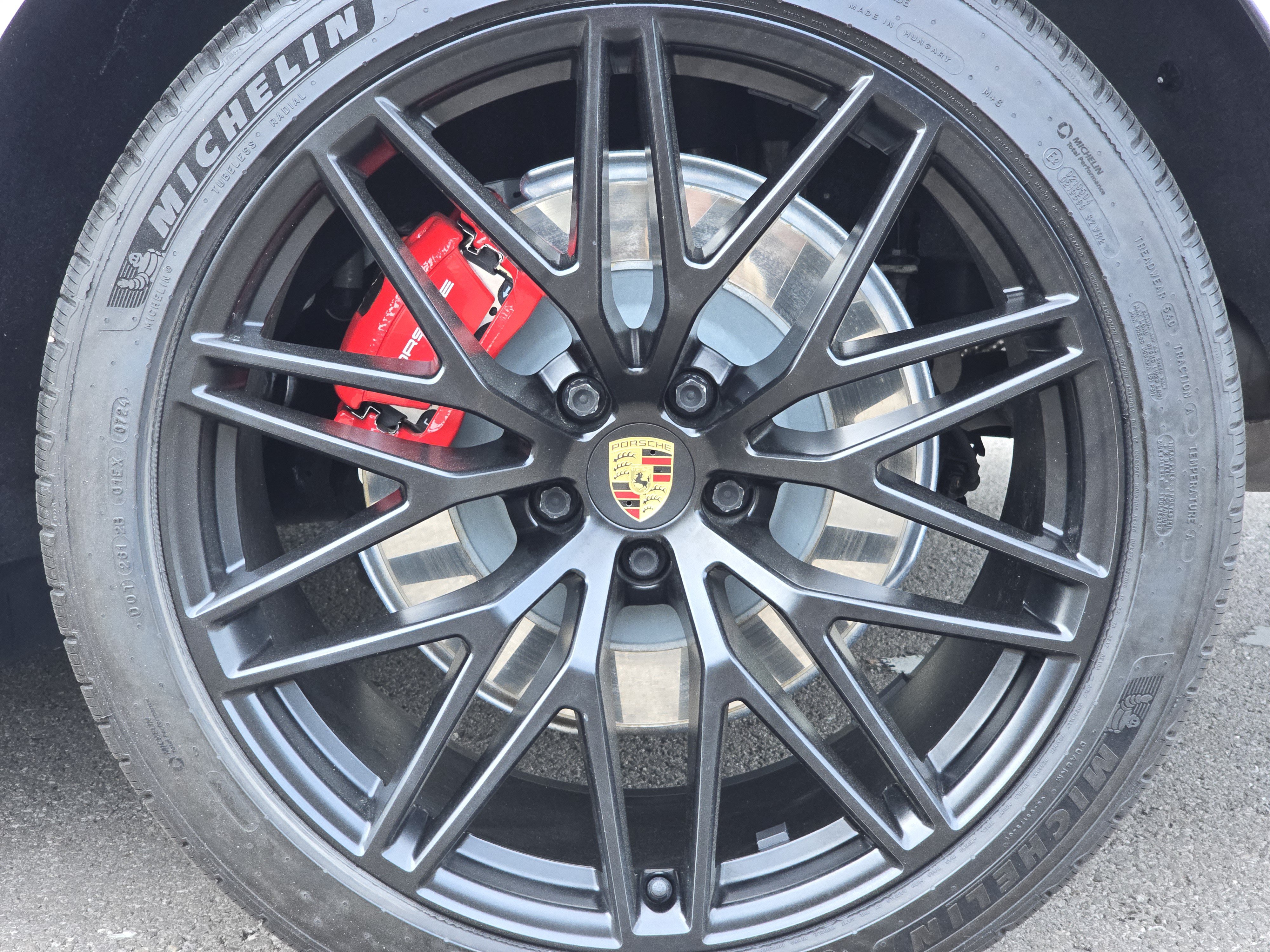 Certified 2022 Porsche Macan GTS AWD/4WD image 18