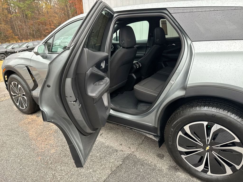 New 2025 Chevrolet Blazer EV LT image 29