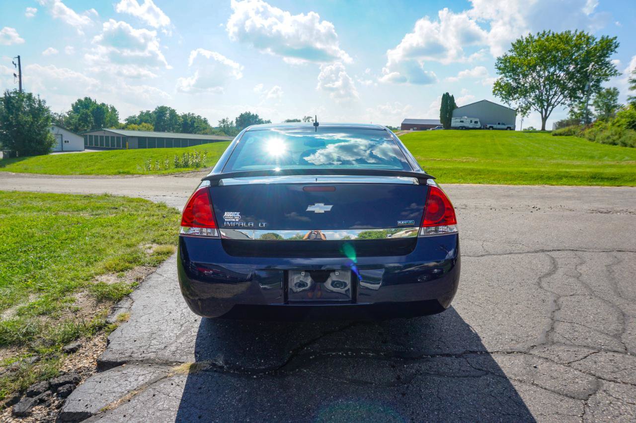 Used 2011 Chevrolet Impala LT w/ Luxury Edition Package FWD image 4
