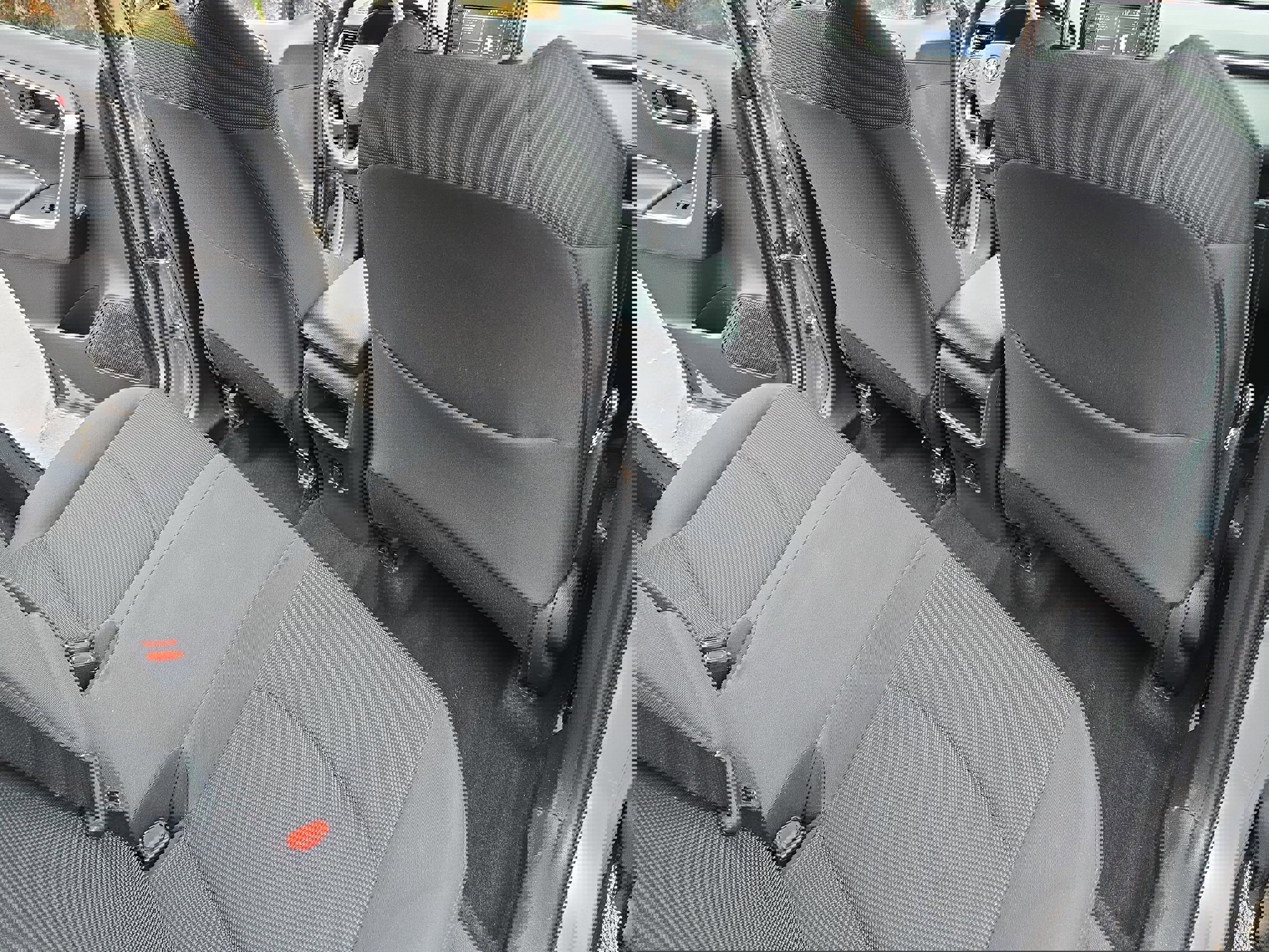 Used 2019 Toyota RAV4 LE image 11