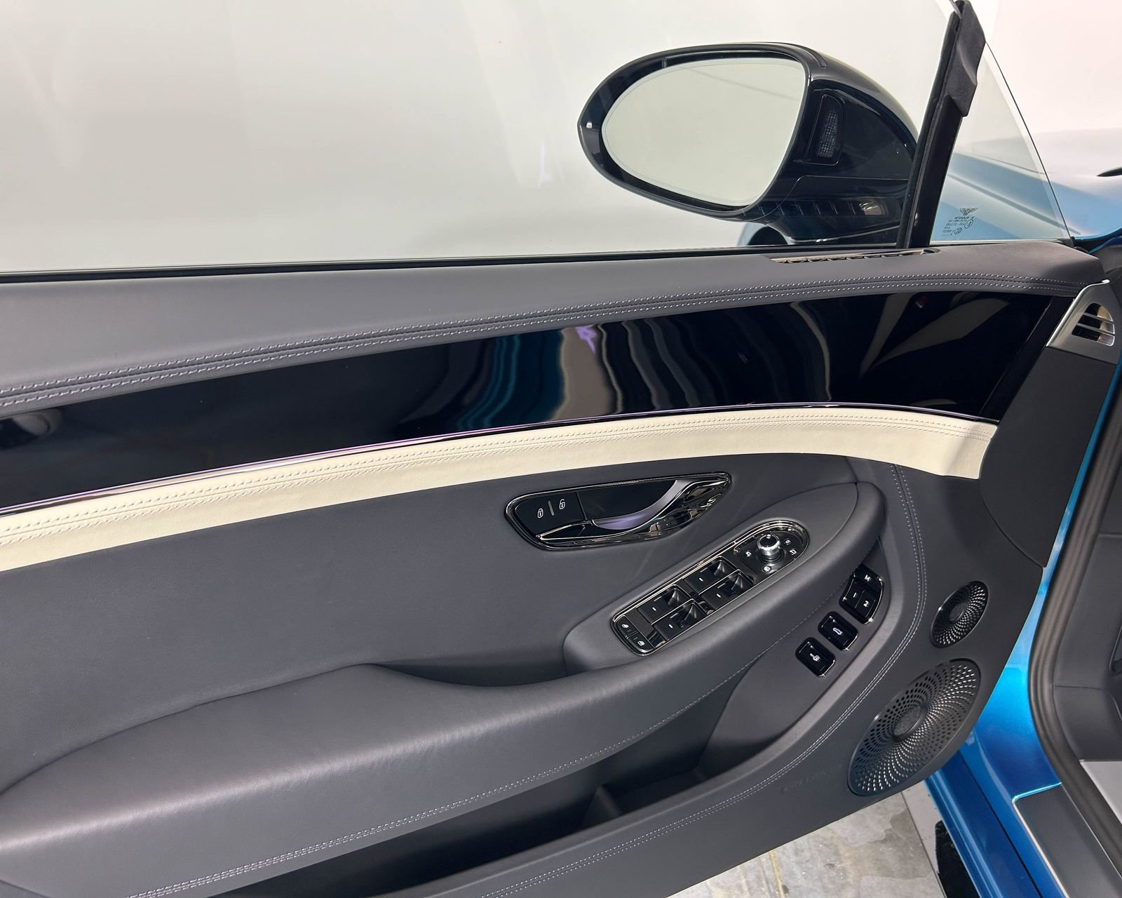 New 2026 Bentley Continental GTC AWD/4WD image 13
