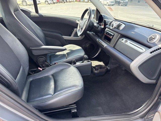 Used 2014 smart fortwo passion RWD image 9