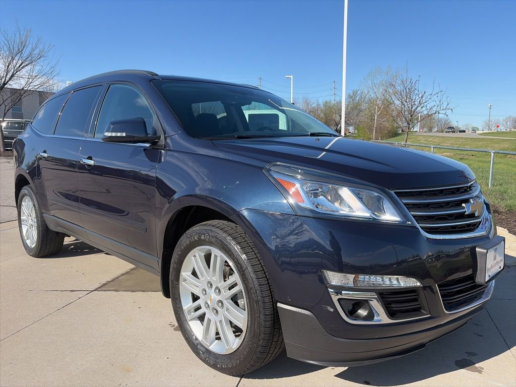 Used 2015 Chevrolet Traverse LT w/ Style and Technology Package image 2