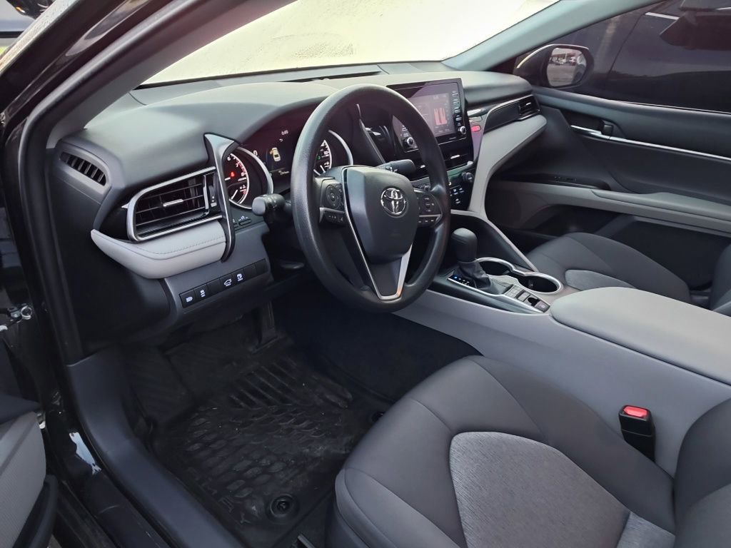 Used 2022 Toyota Camry LE image 7