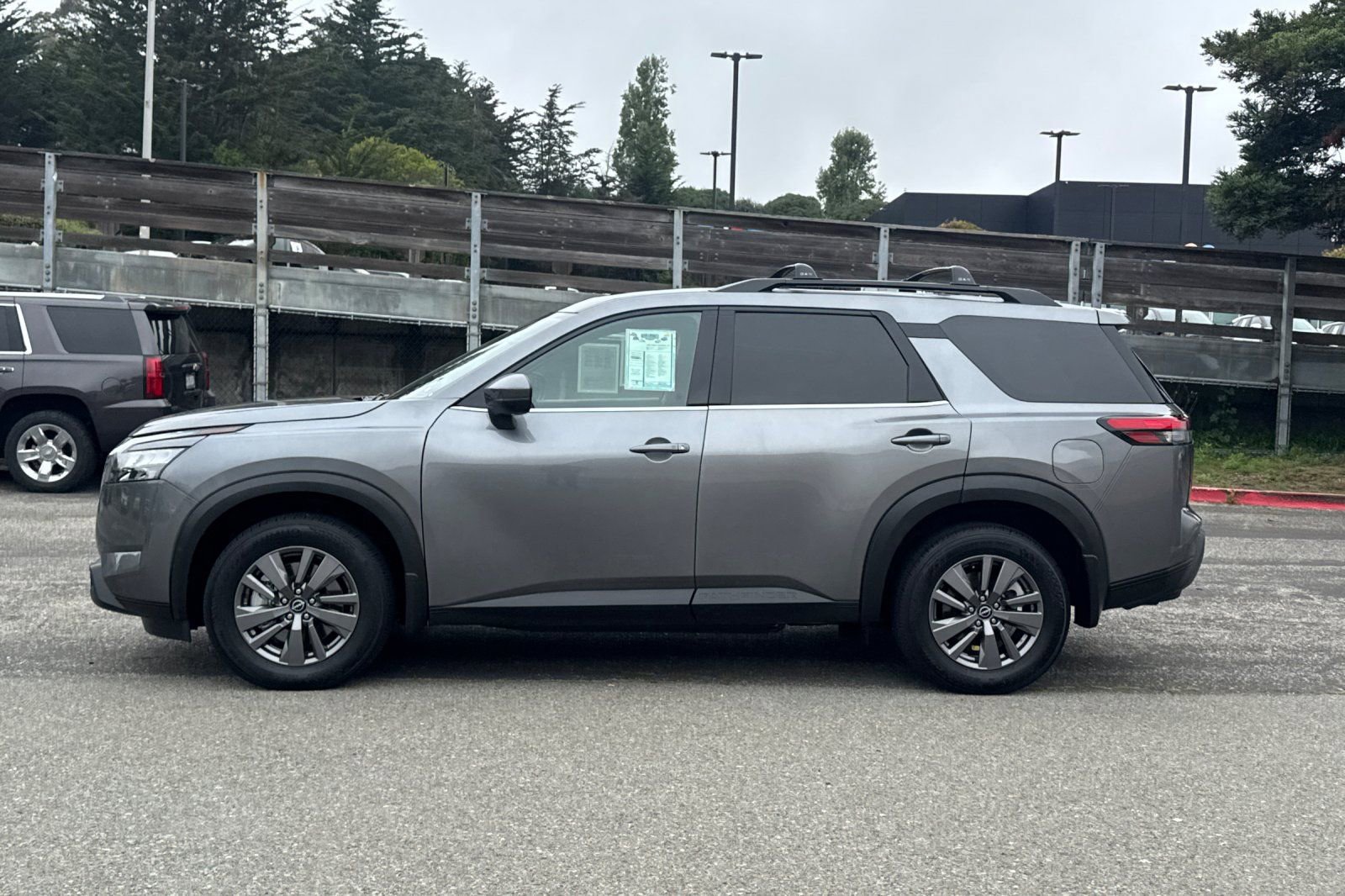 Used 2024 Nissan Pathfinder SV w/ SV Premium Package FWD image 8