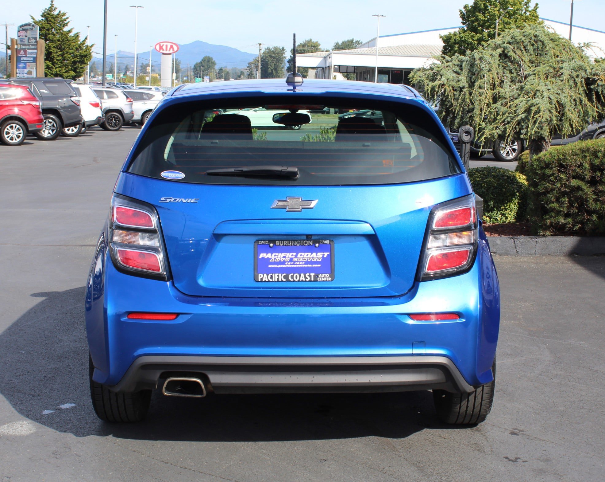 Used 2018 Chevrolet Sonic LT w/ Convenience Package FWD image 5