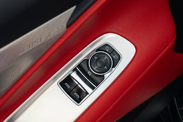 Used 2021 Chevrolet Corvette Stingray Preferred Cpe w/ Z51 Performance Package RWD image 4