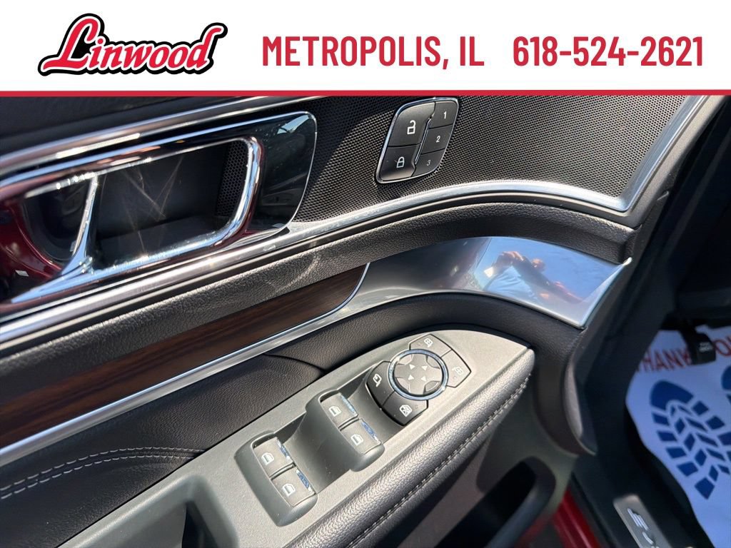 Used 2019 Ford Explorer Limited w/ Ford Safe & Smart Package AWD/4WD image 16