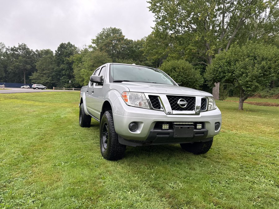 Used 2012 Nissan Frontier SV w/ SV Premium Utility Pkg AWD/4WD image 3