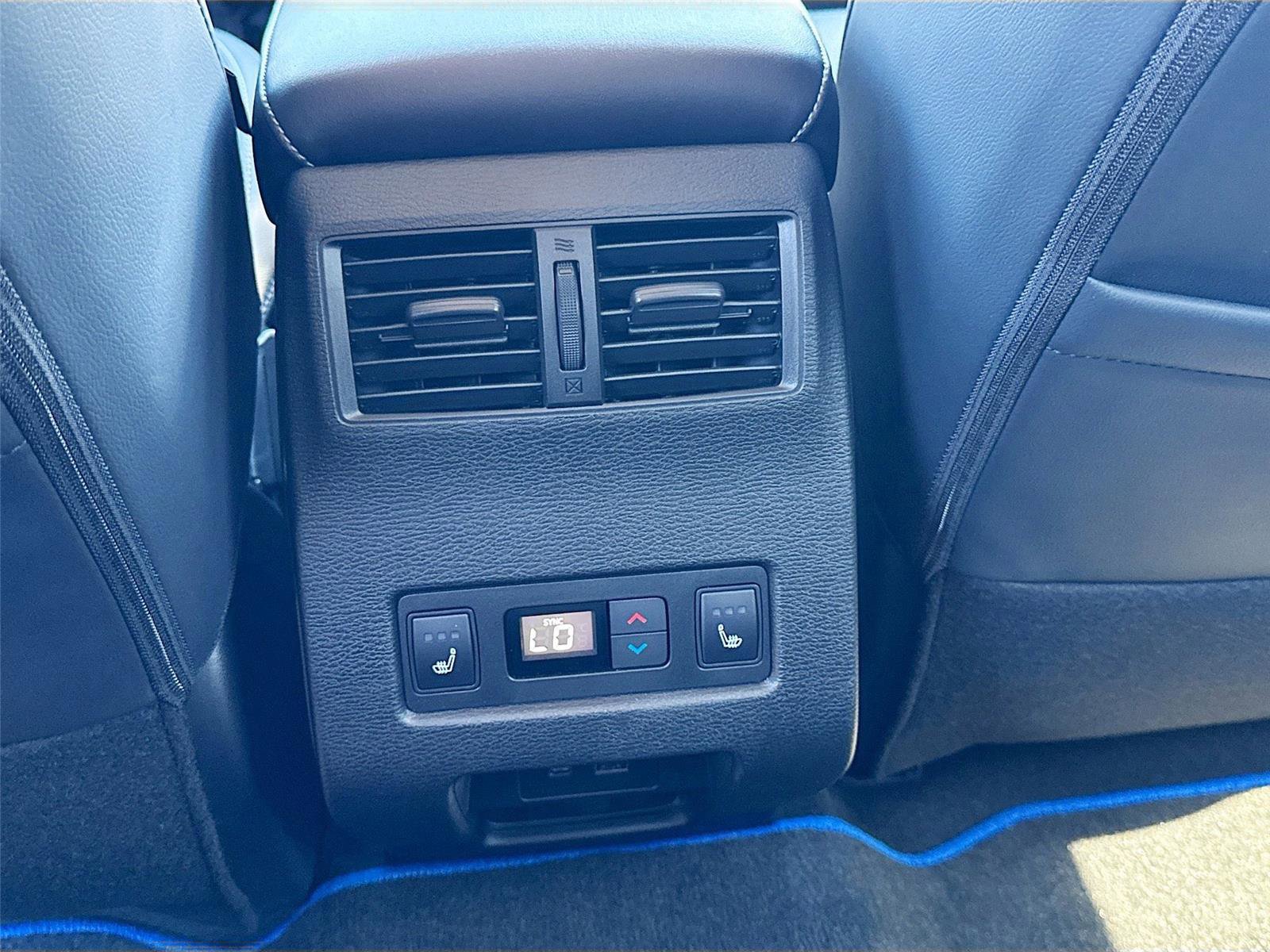 New 2025 Mitsubishi Outlander SEL image 26