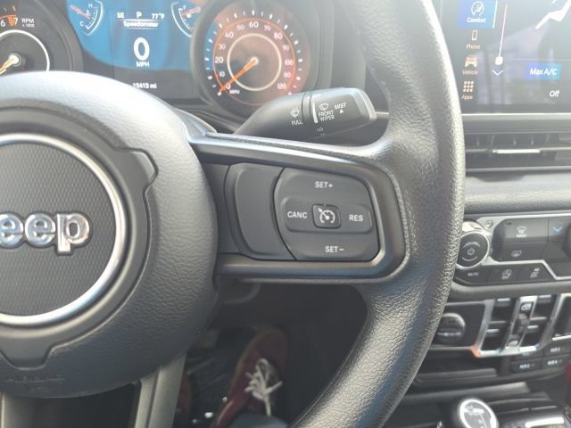 Used 2025 Jeep Gladiator Sport AWD/4WD image 16