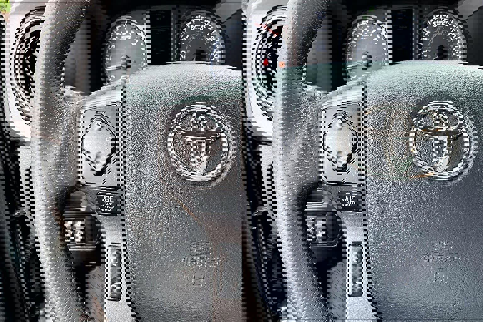 Used 2017 Toyota Tacoma TRD Off-Road w/ Tow Package RWD image 24