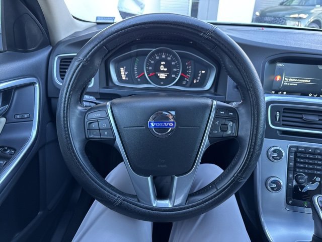 Used 2017 Volvo S60 T5 Dynamic image 5