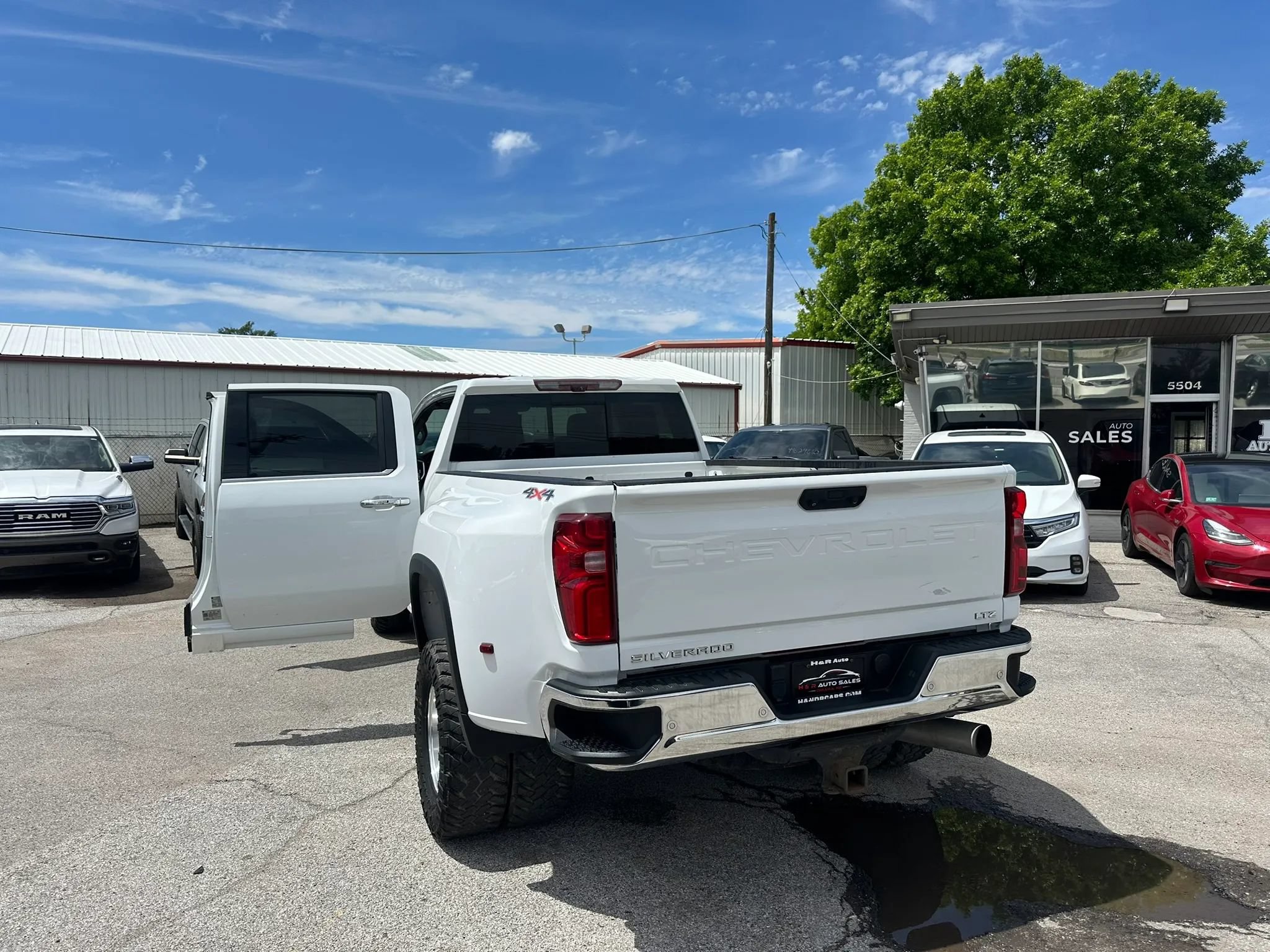 Used 2020 Chevrolet Silverado 3500 LTZ w/ LTZ Texas Edition AWD/4WD image 6