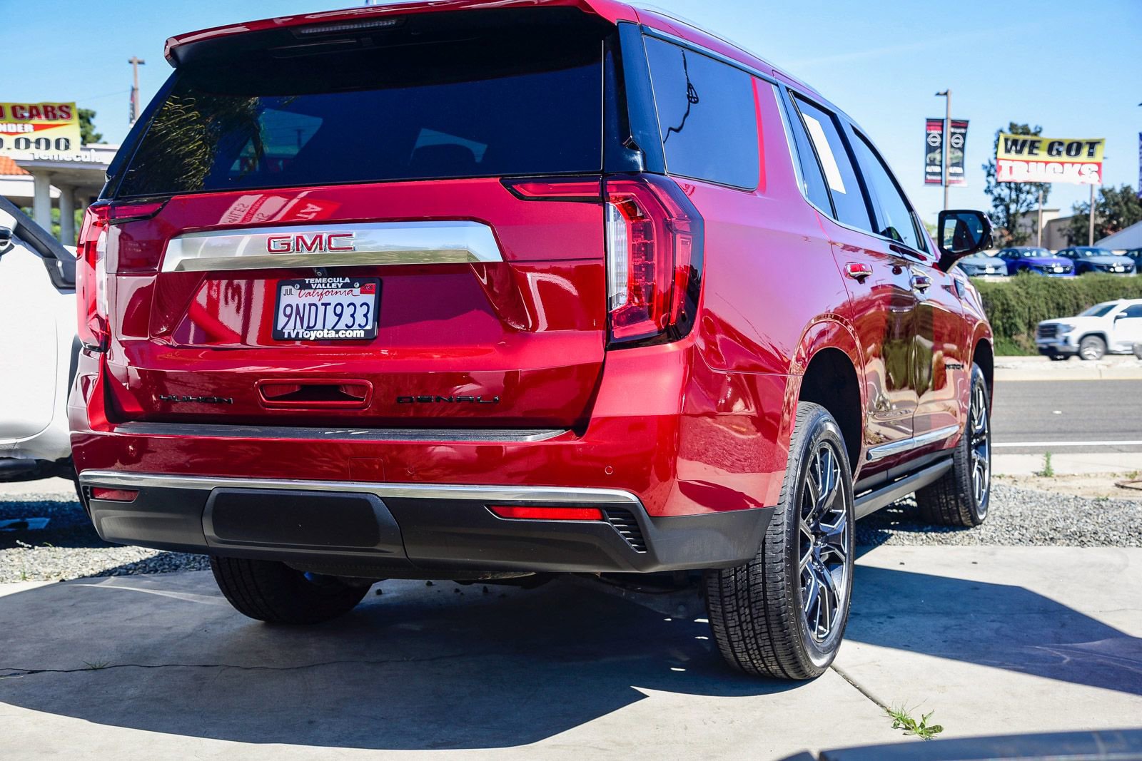 Used 2024 GMC Yukon Denali image 7