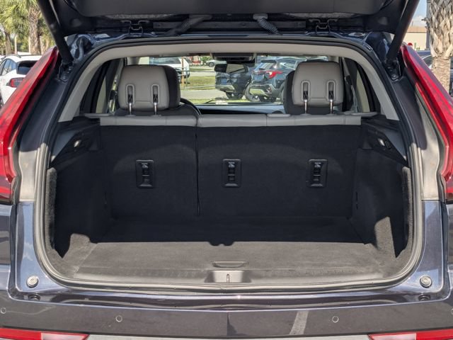 Used 2023 Cadillac XT4 Luxury w/ Cold Weather Package FWD image 14