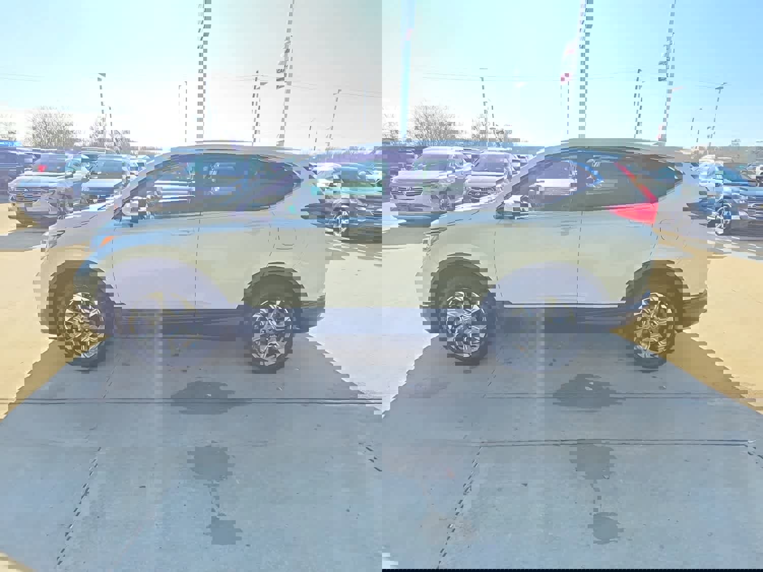 Used 2018 Honda CR-V EX image 2