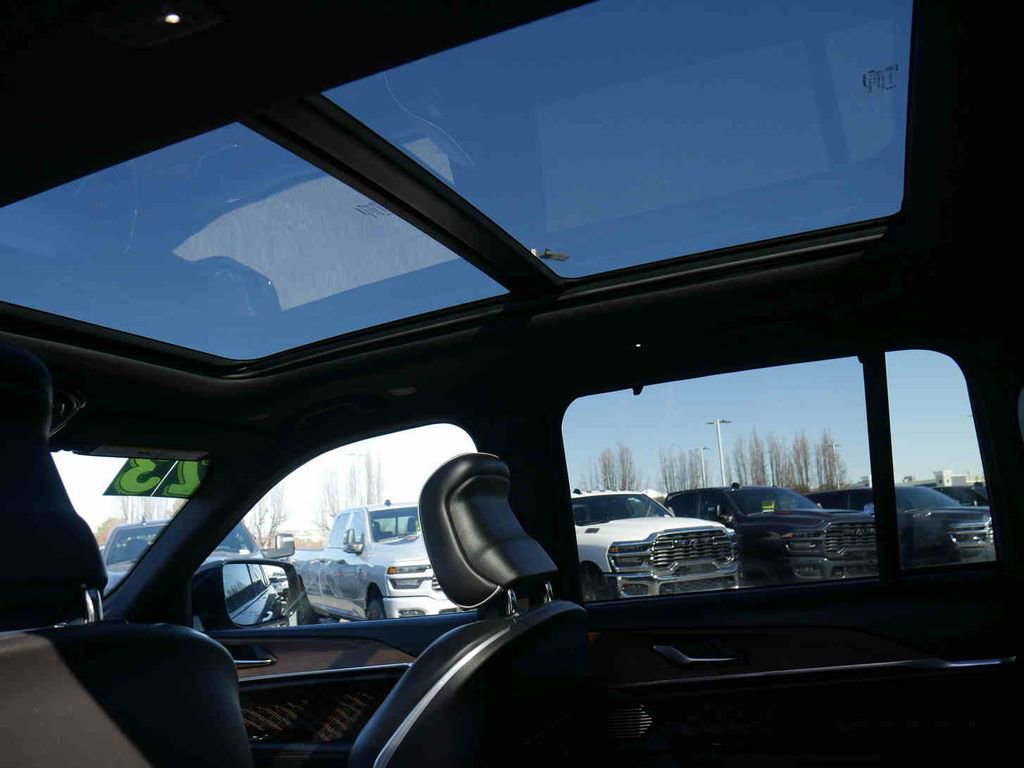 Used 2023 Jeep Grand Cherokee Summit w/ Adv Protech Group IV image 17