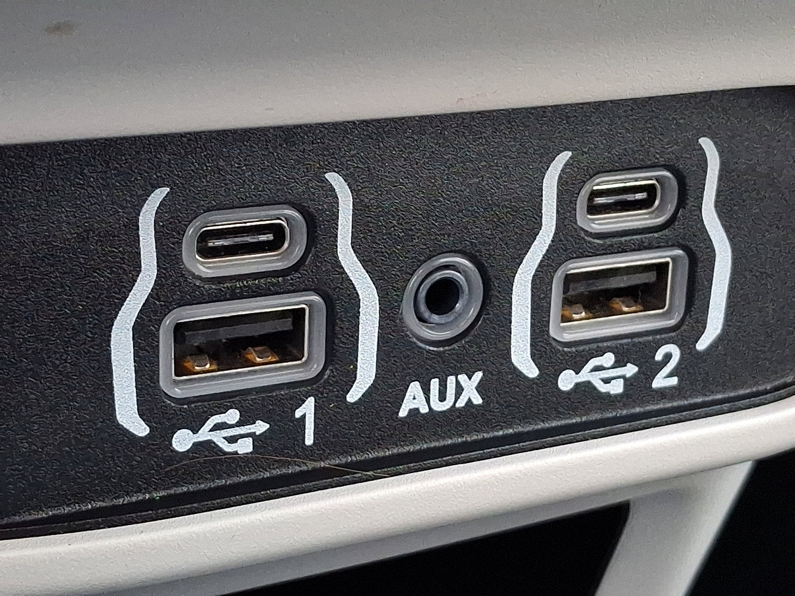 Certified 2023 Chrysler Pacifica Touring-L image 26