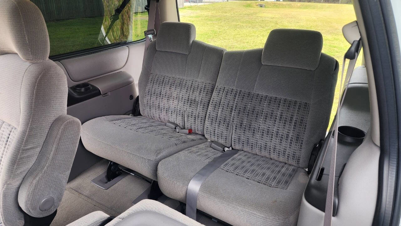 Used 2004 Chevrolet Venture LT FWD image 16