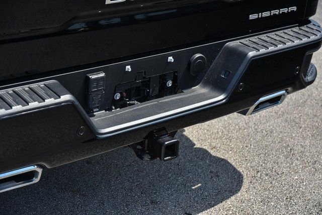 Used 2024 GMC Sierra 1500 Denali w/ Technology Package AWD/4WD image 23