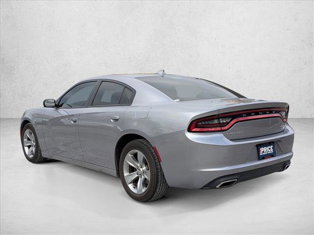 Used 2017 Dodge Charger SXT image 3