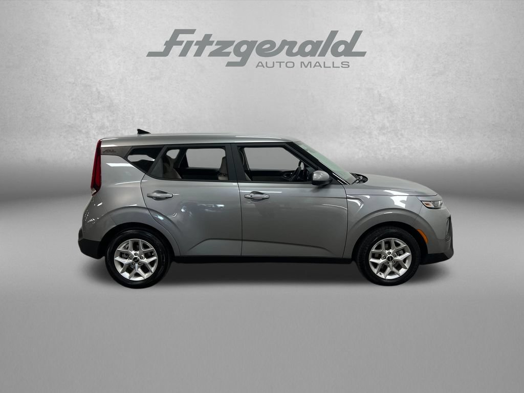 Used 2022 Kia Soul S FWD image 6
