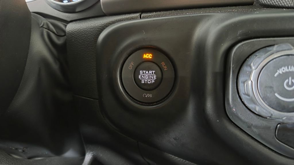 Used 2022 Jeep Gladiator Willys image 19