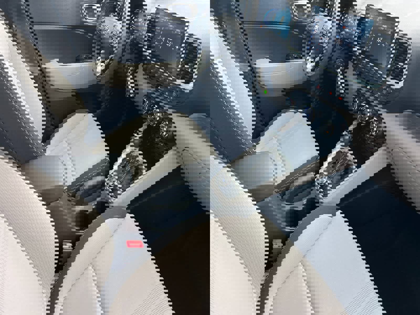 Certified 2023 Hyundai Venue SEL w/ Cargo Package image 17