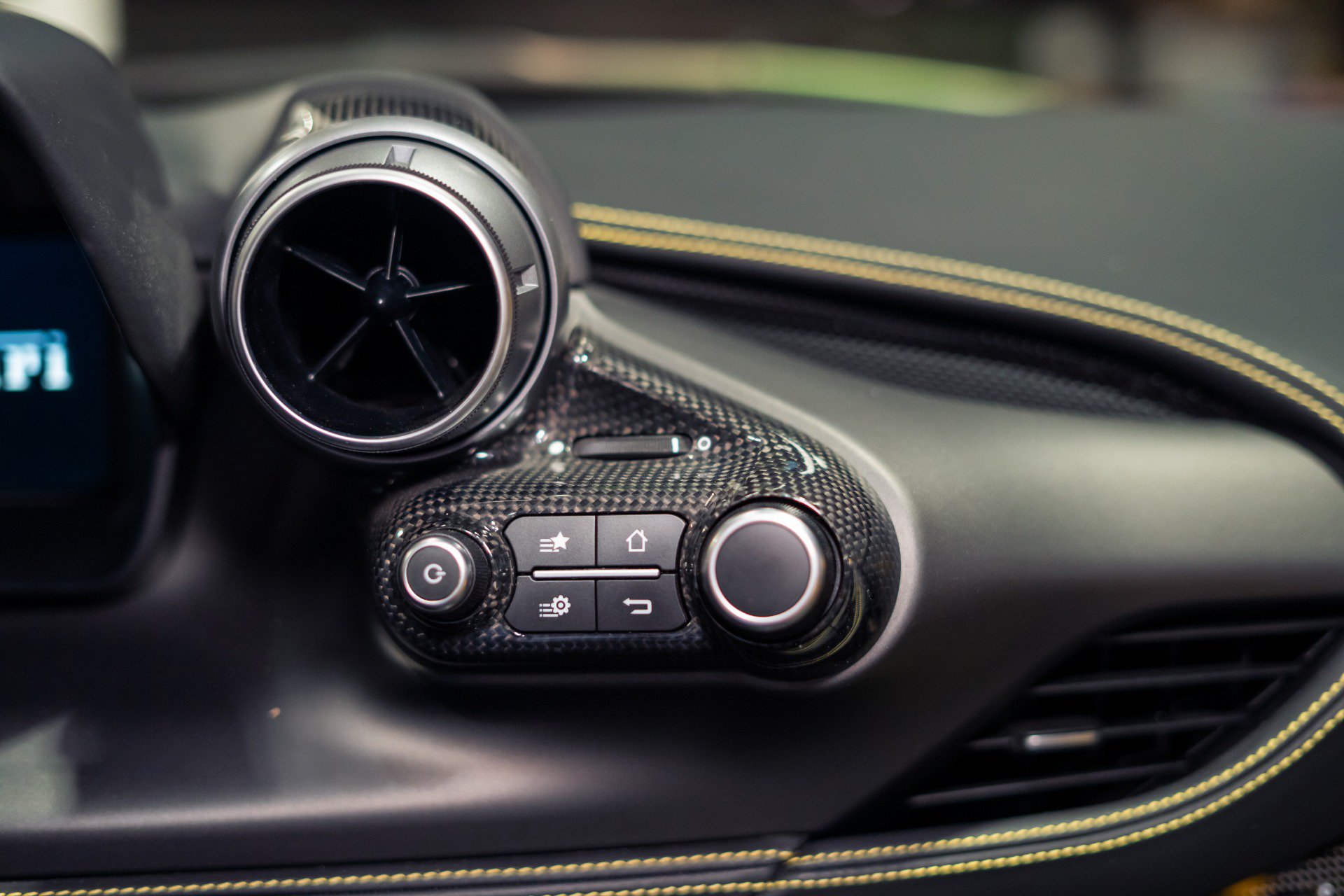 Used 2021 Ferrari F8 Tributo RWD image 14